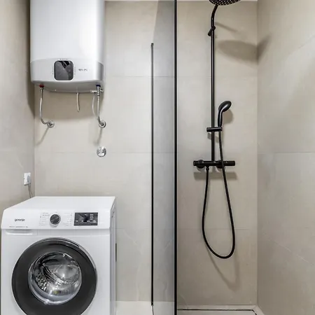 Daire Luxury In Center Split